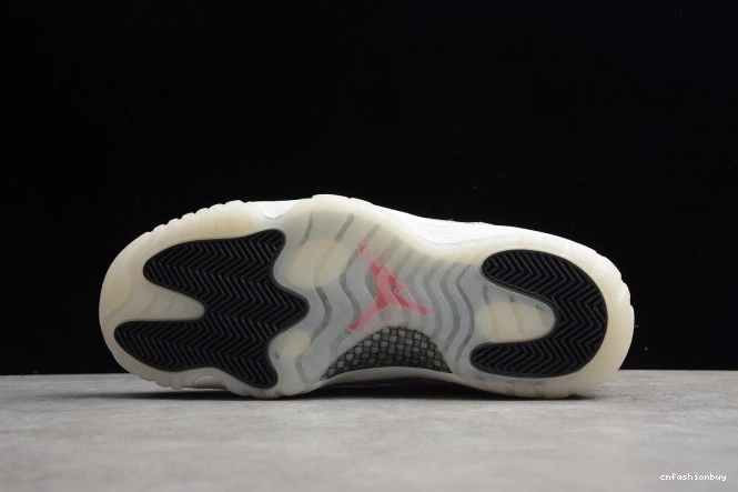 Light Bone 11 Snake SE Air CD6846-002 Low Jordan 0717